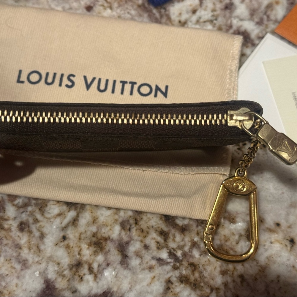 ⭐️ AUTHENTIC LV LOUIS VUITTON KEY POUCH DAMIER EBENE CLES N62658 ⭐️ - Picture 10 of 12